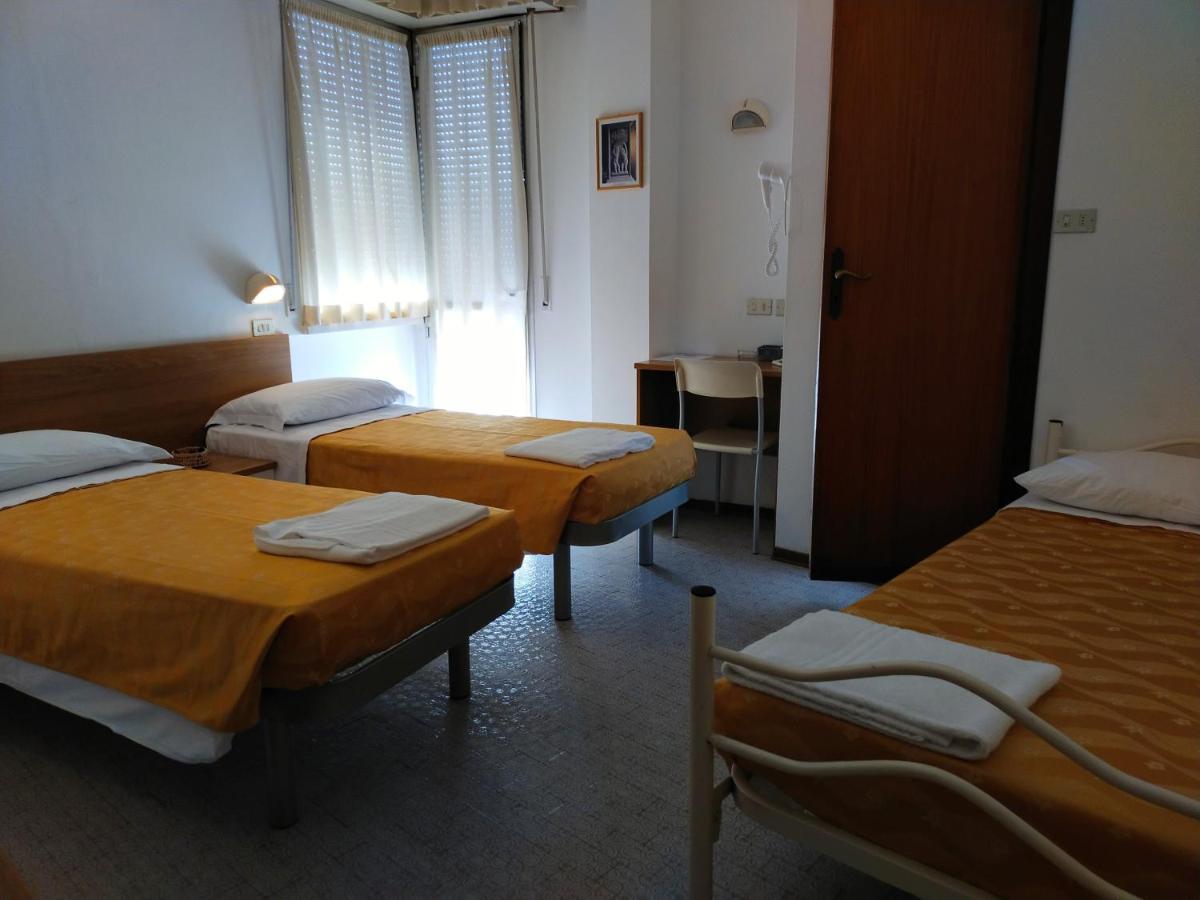 Hotel Goldene Rose Rimini Exteriér fotografie