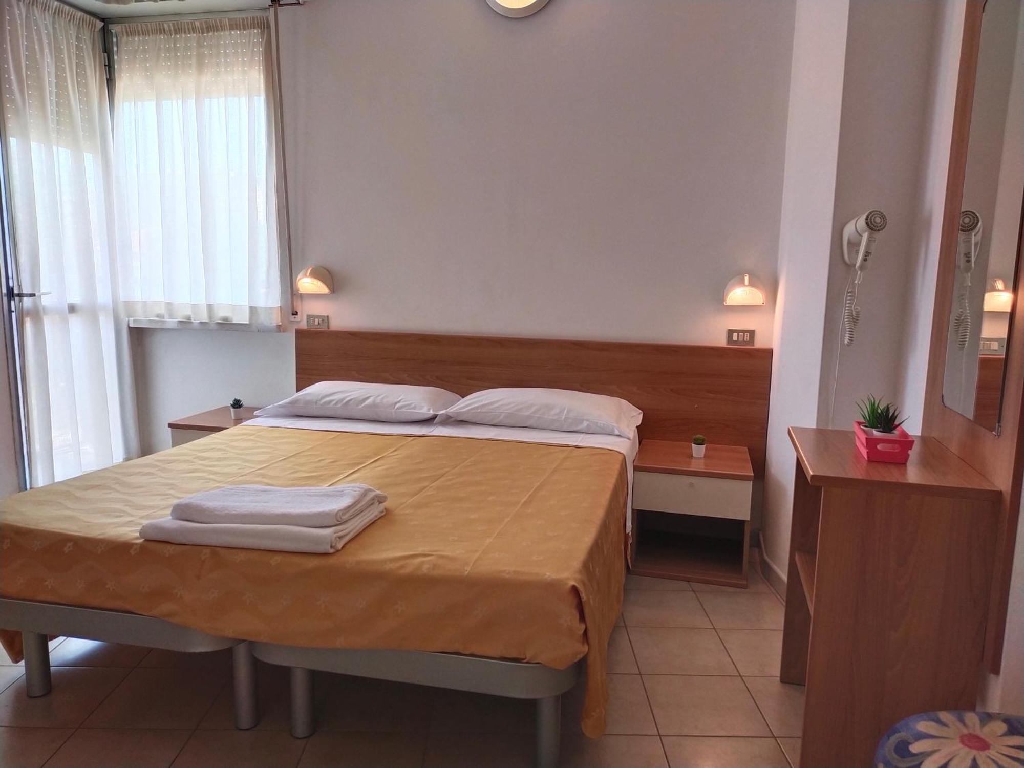 Hotel Goldene Rose Rimini Exteriér fotografie