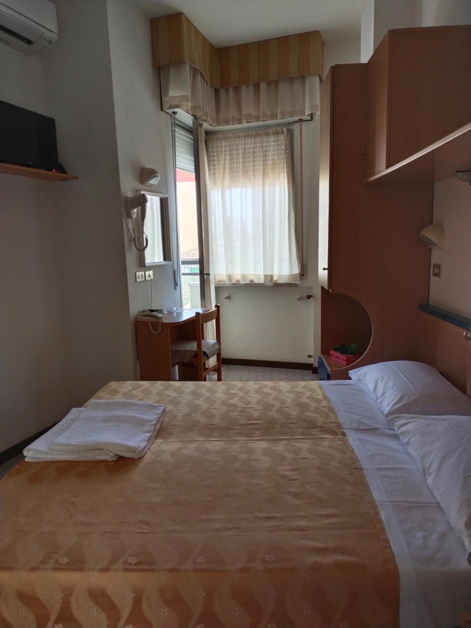 Hotel Goldene Rose Rimini Exteriér fotografie