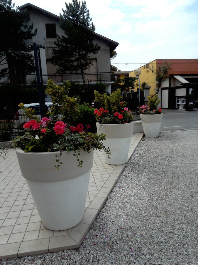 Hotel Goldene Rose Rimini Exteriér fotografie